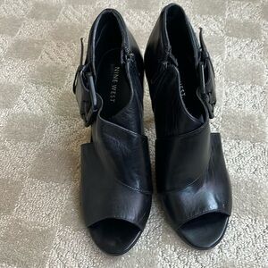NWOT*** Nine West leather leather bootie